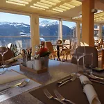 Nawu & Restaurant 호텔 4*