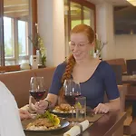 Nawu & Restaurant Hotel