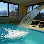 Nawu & Restaurant Hotel 4*
