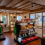 Nawu & Restaurant