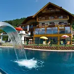 Nawu & Restaurant Отель
