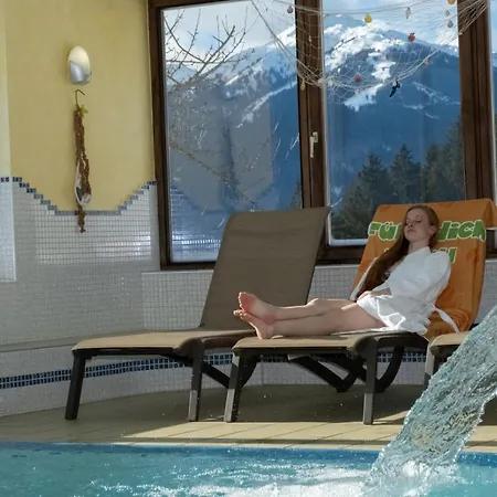 Nawu & Restaurant 4* Hermagor-Pressegger See