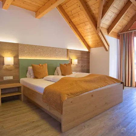 Nawu Apartments & Restaurant