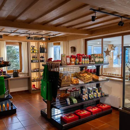 Nawu Apartments & Restaurant