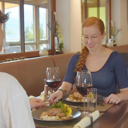 Nawu & Restaurant Хермагор