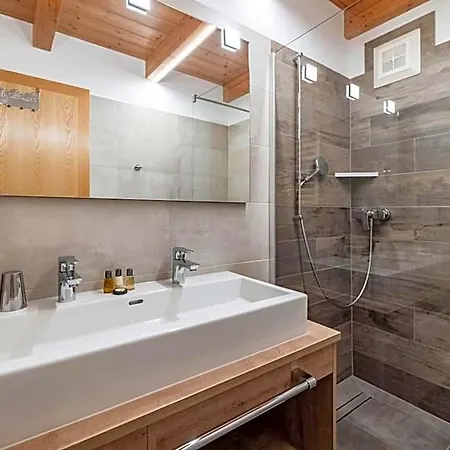 Hotel Nawu Apartments & Restaurant 4*
