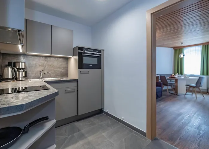 Otel Nawu & Restaurant Hermagor-Pressegger See