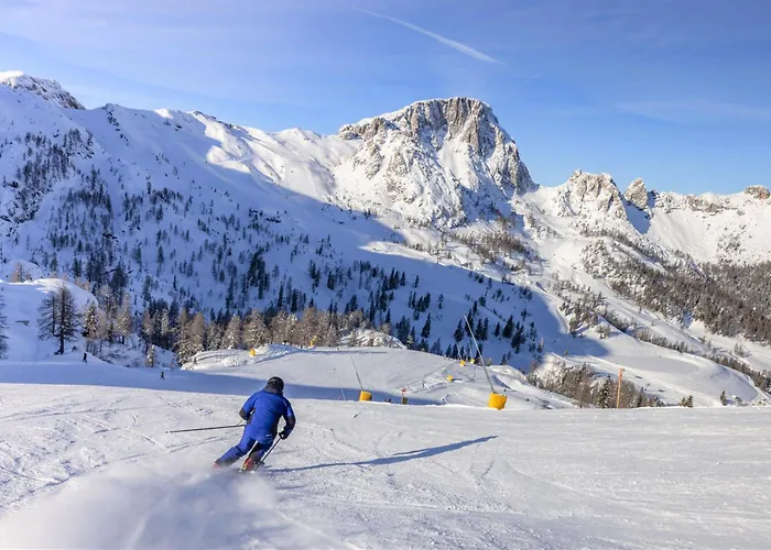 Nawu & Restaurant מלון