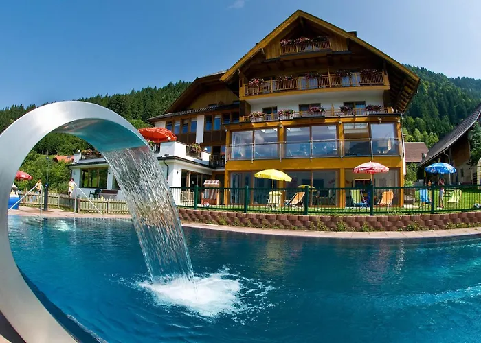 Nawu & Restaurant מלון